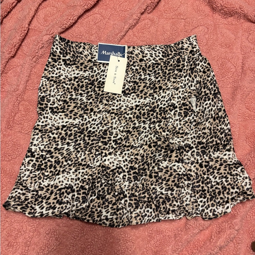 leopard skirt